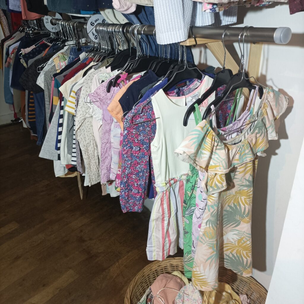 L'ARMOIRE DES BONNES AFFAIRES PHOTO 2